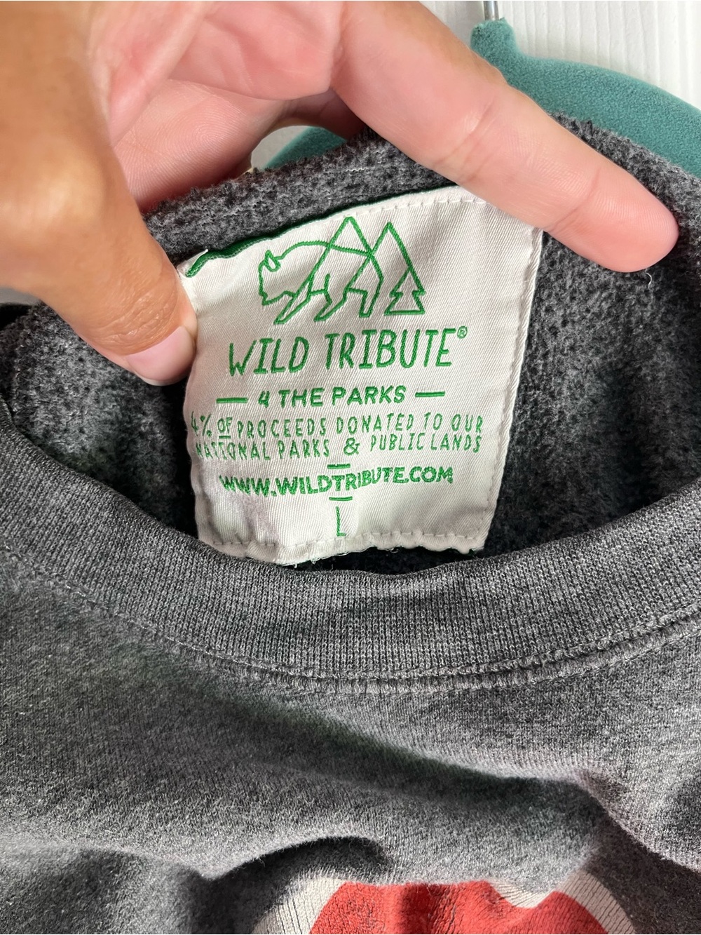 Grand Teton circle Wild Tribute Crewneck sweatshirt size large - Picture 5 of 11